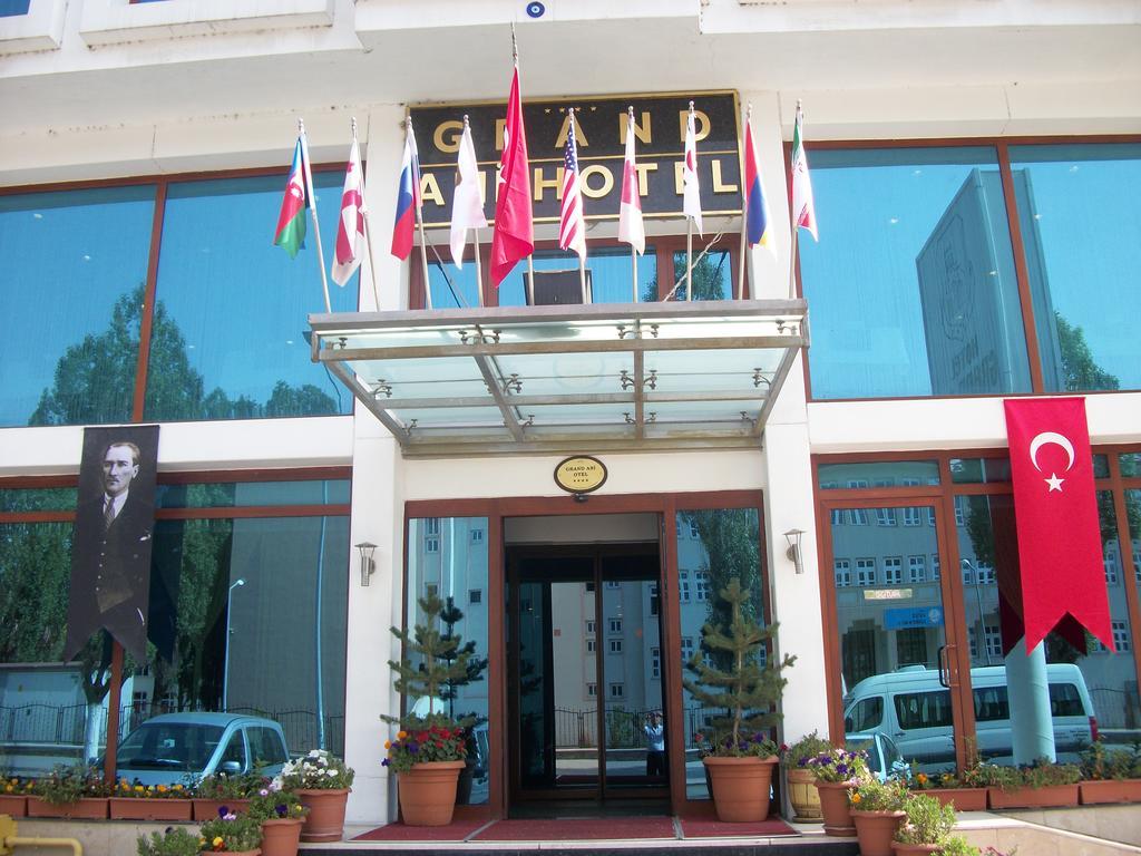 Grand Ani Hotel Kars Kültér fotó